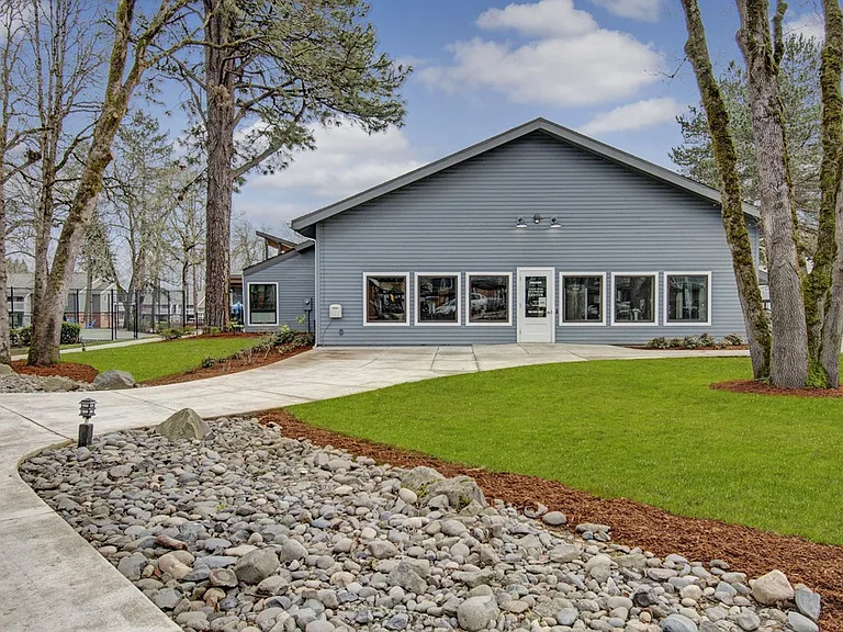 Arbor Creek Apartments — Photo 2