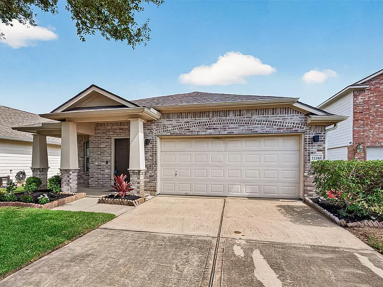 22210 Bellow Glen Dr — Photo 3