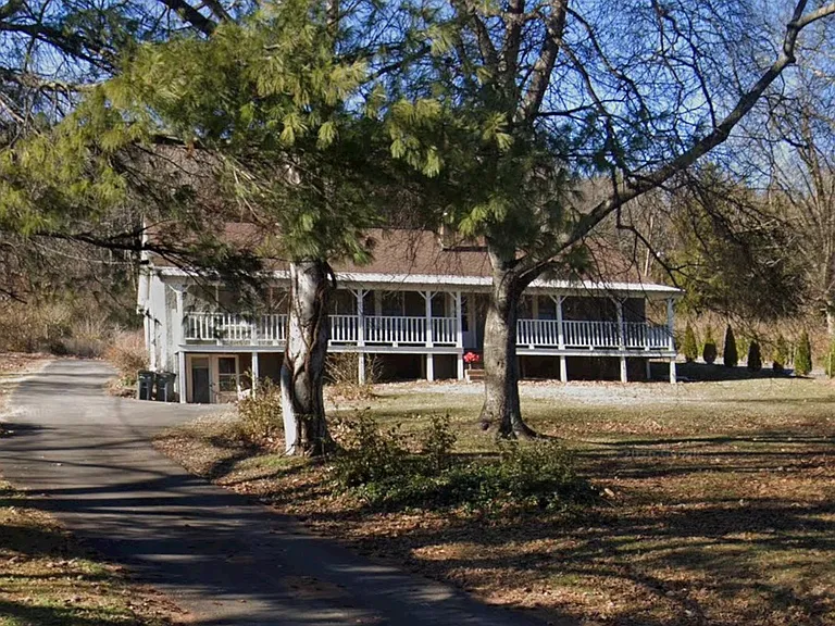431 Franklin Rd — Photo 2
