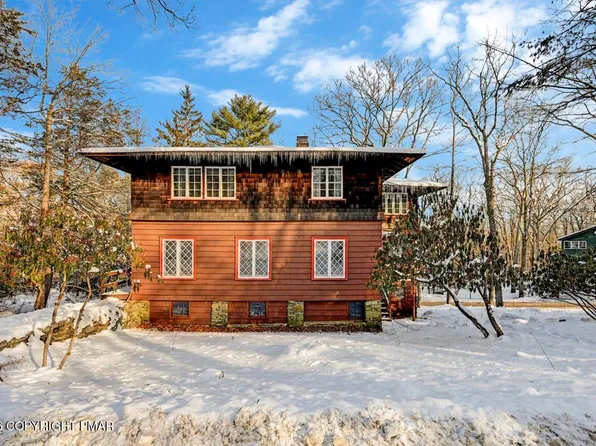 108 Sweet Fern Ln, Buck Hill Falls, PA 18323