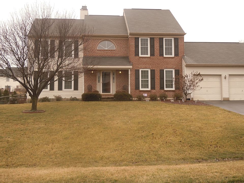 1st image of 10 Airdrie Dr