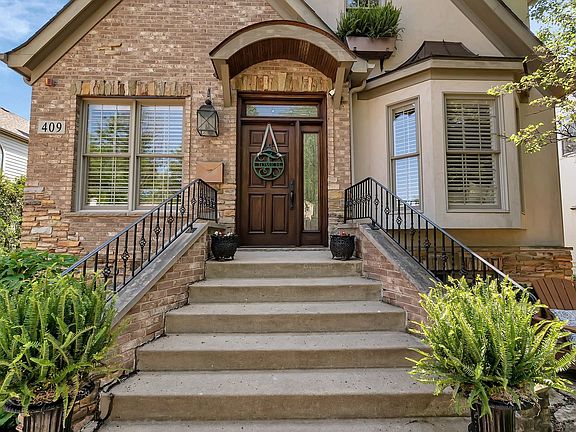 3rd image of 409 Dawn Ave