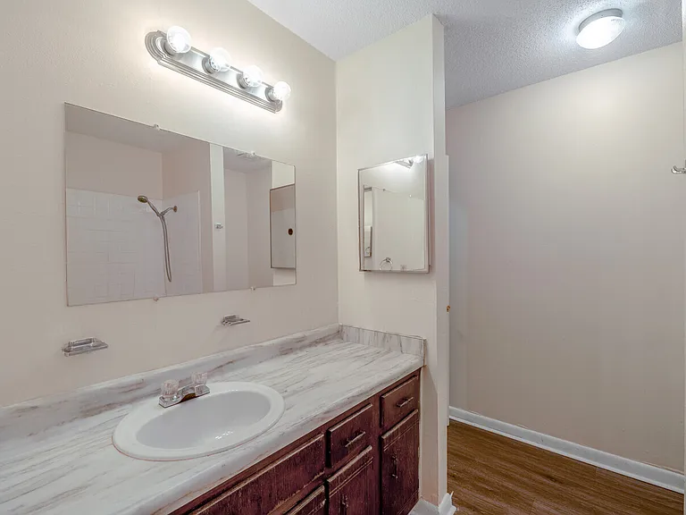 Parker Place Apartments — Photo 11