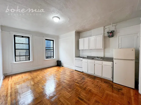 30 Magaw Place image 1 of 4