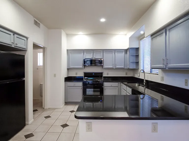 5237 E Calle Vista De Colores — Photo 9