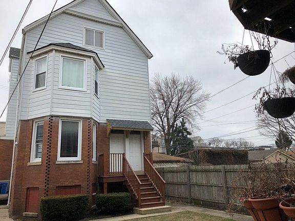 2nd image of 2437 W Ainslie St APT 2R