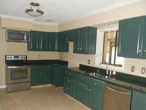 5th image of 556 Baywood Dr S