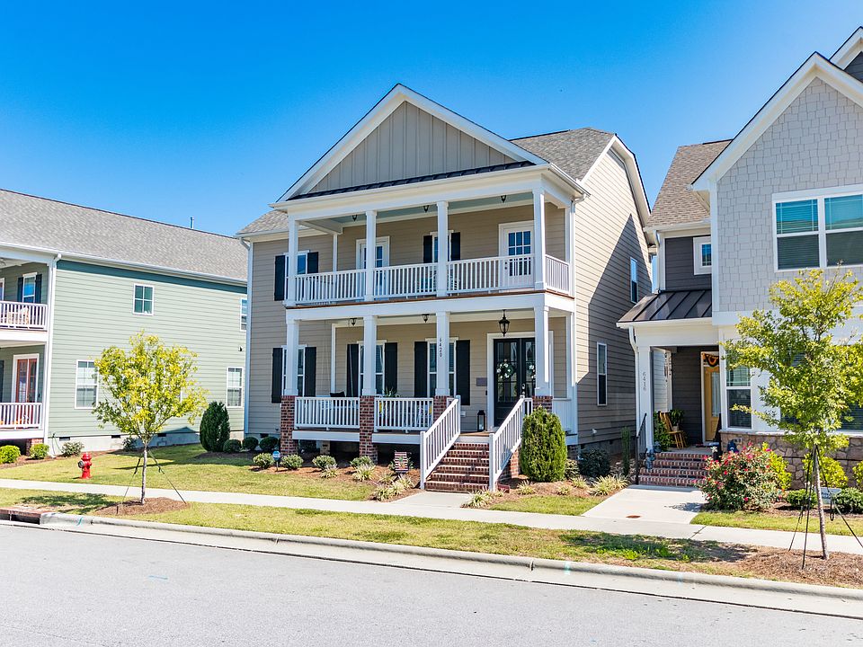 AMAZING curb appeal!