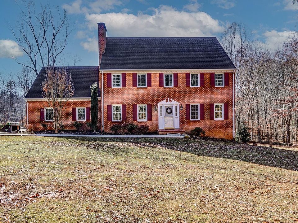 1st image of 144 Oakcroft Dr