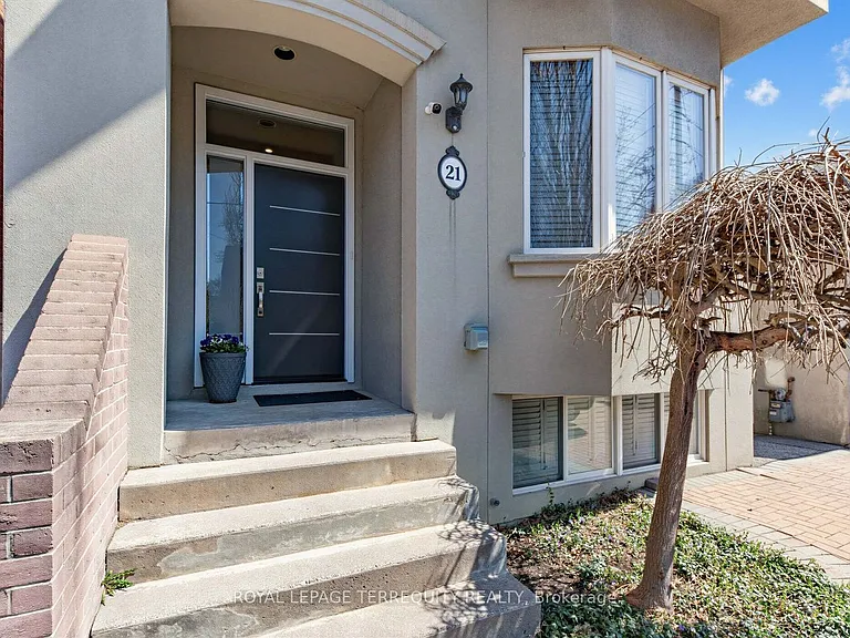 21 Hadley Rd — Photo 2