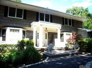 1 Winston Ct, Dix Hills, NY 11746