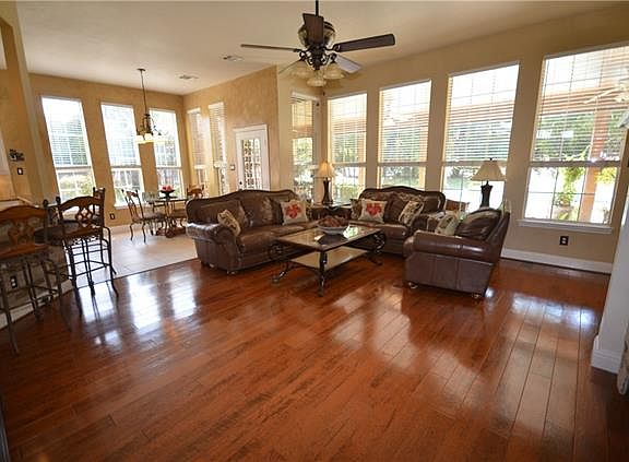 4th image of 3533 Boxwood Dr