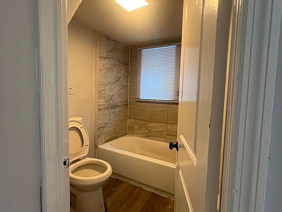 5th image of 4 Eaton Pl APT 2