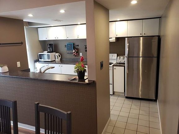4th image of 107 Wintergreen Pl #210