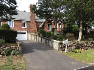 56 Kazbeck St, Springfield, MA 01151