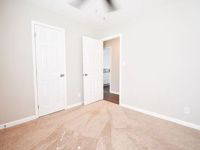 411 Northwoods Dr — Photo 11