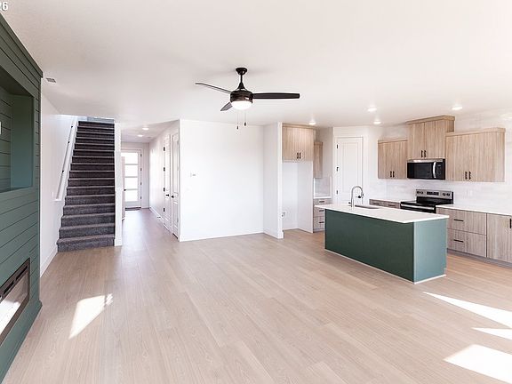 3rd image of 16009 Barlow Trail Ln