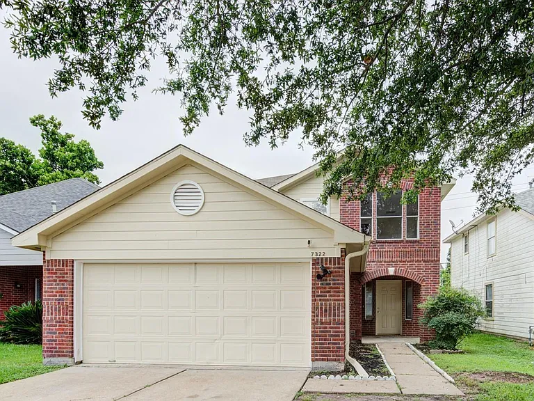 7322 Parkland Manor Dr — Photo 1