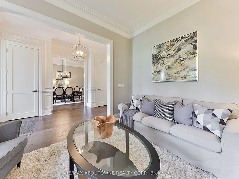 408 Saville Cres — Photo 4