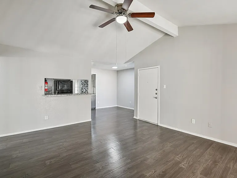 9-web-or-mls-Briar Forest Dr-S1303-009