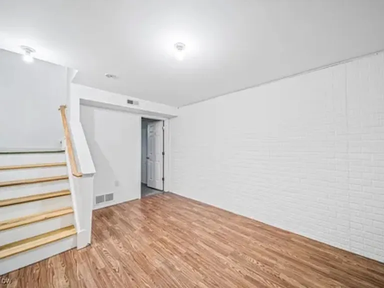 369 University Ave #1 — Photo 8