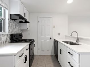 4389 Pembrook Village Dr #83, Alexandria, VA 22309