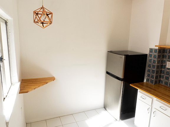 4th image of 1429 Fairbanks Pl