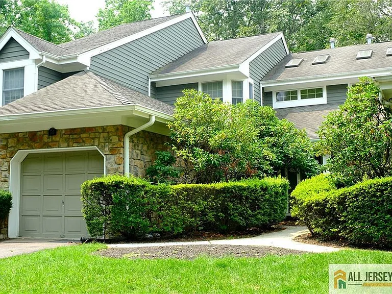 56 Coriander Dr — Photo 1
