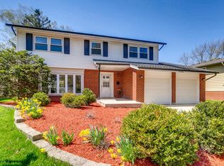 1012 N Greenfield Ln, Mount Prospect, IL