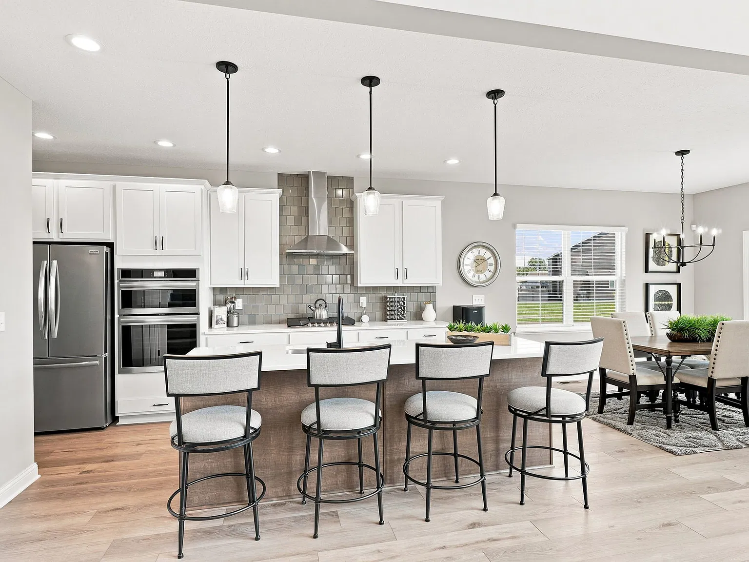 4 bed, 2.5 bath, 2961 sqft, $4,795 — Photo 2