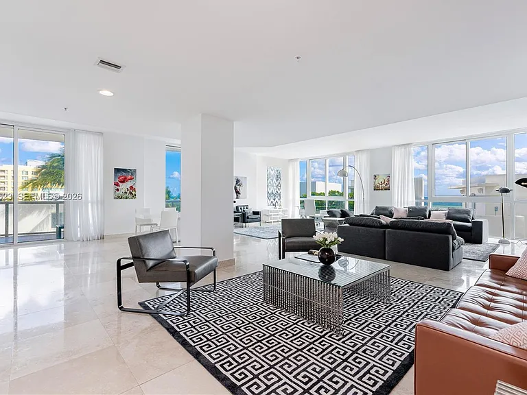 50 S Pointe Dr #701 — Photo 14