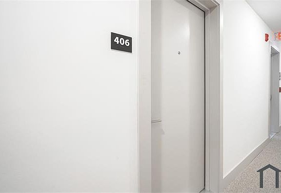 2nd image of 2644 Coral St #9