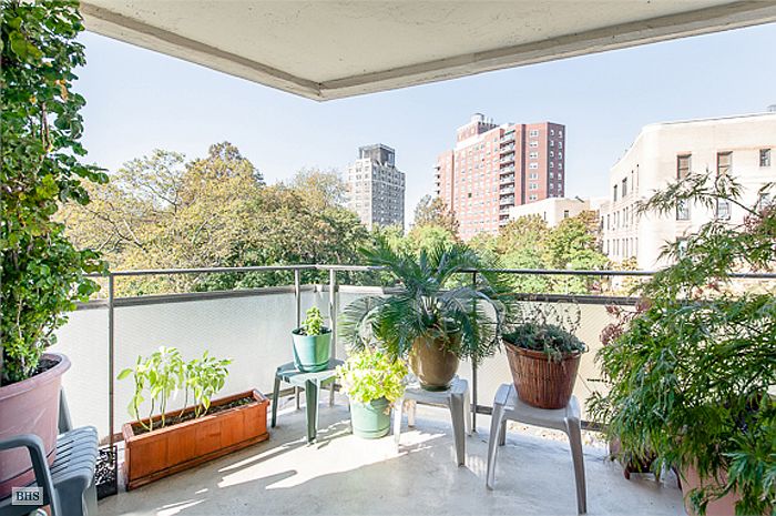 1st image of 34 Plaza St E APT 404