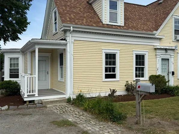 21 Pleasant St #8, Barnstable, MA 02630