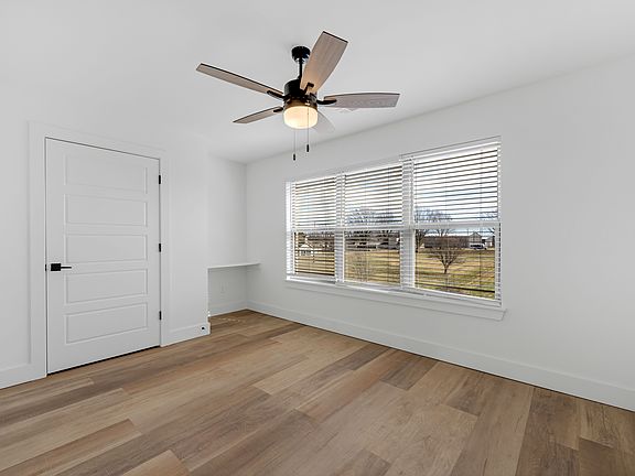 3rd image of 2614 SW Livingston Sq #1