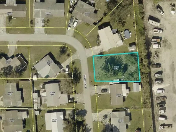 1216 Pondella Cir, North Fort Myers, FL 33903