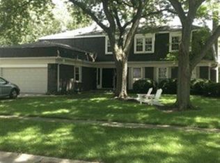 523 Williamsburg Rd, Glen Ellyn, IL 60137