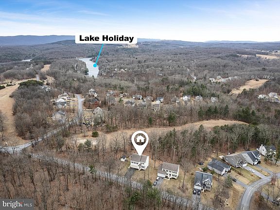 4th image of 815 W Masters Dr