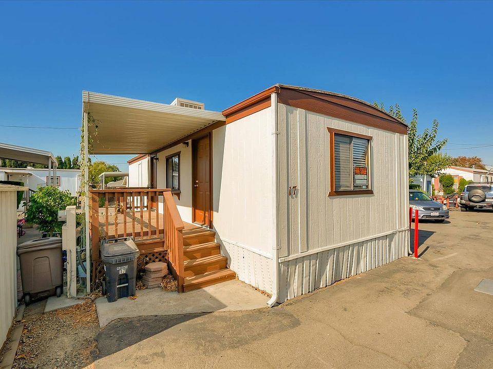 1st image of 828 Olivina Ave #17