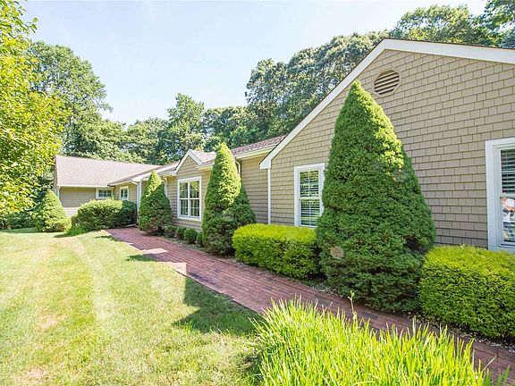 2nd image of 1 Valleywood Ct E