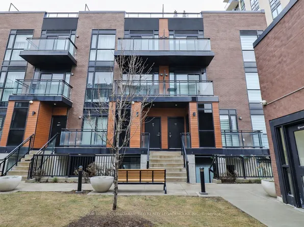 5279 Highway 7 Rd #803, Vaughan, ON L4L 1T3