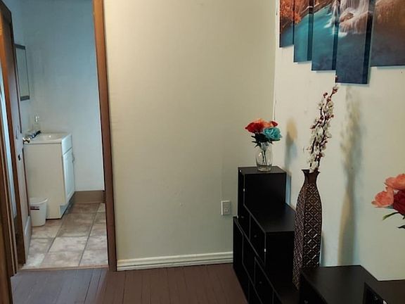 4th image of 409 N 4th St #A