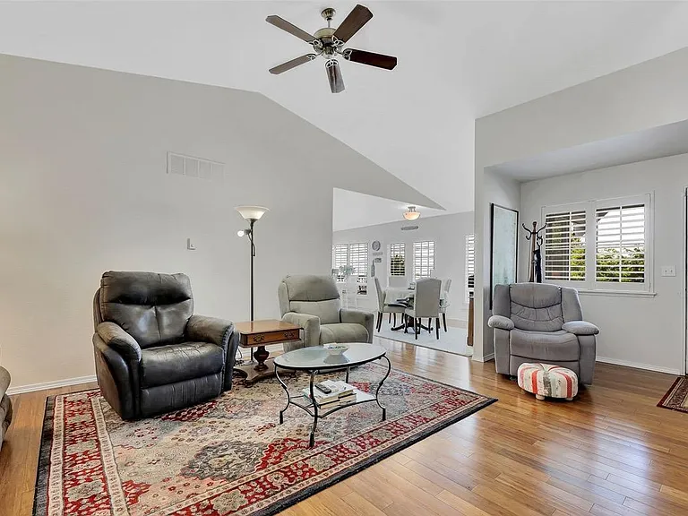 1486 SE Camano Dr — Photo 13