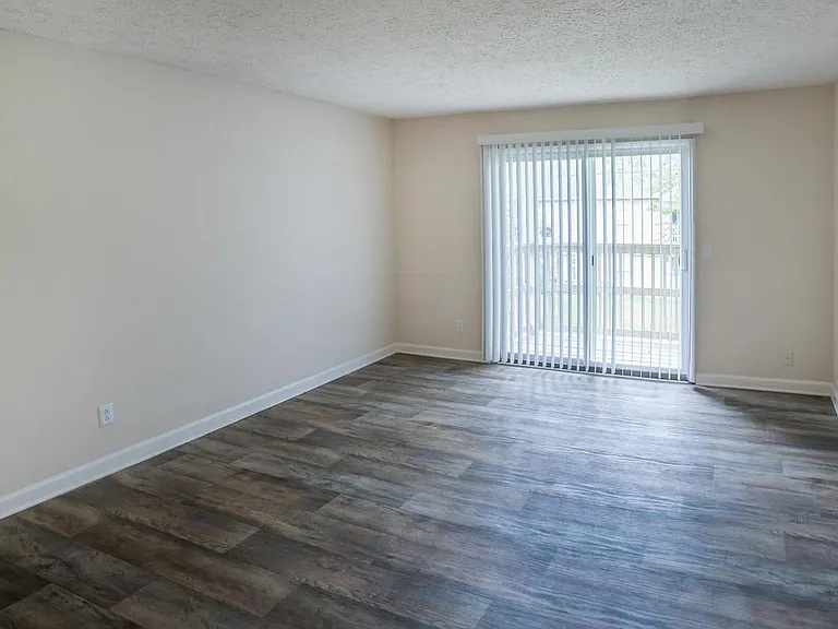 Chase Cove Apartments — Photo 117