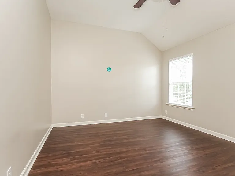 8632 Lawson Dr — Photo 9