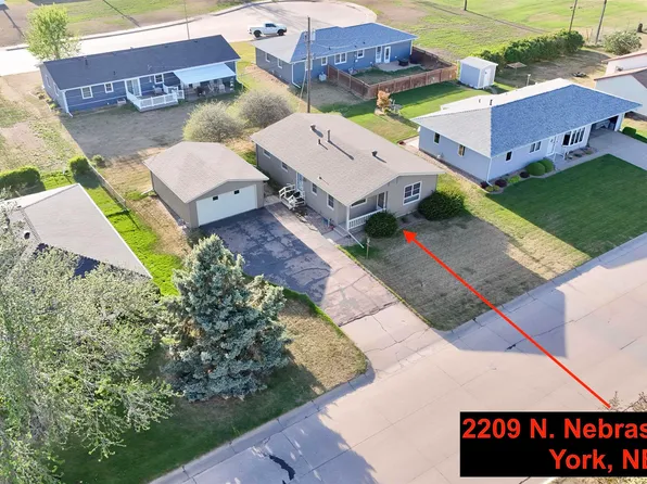 2209 N Nebraska Ave, York, NE 68467