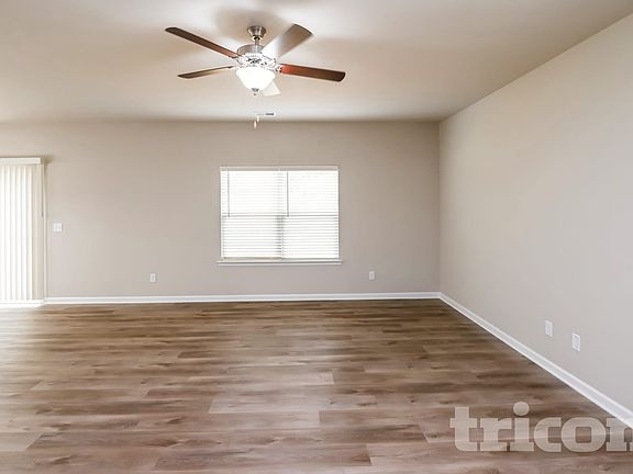 2nd image of 205 Spring Knoll Dr