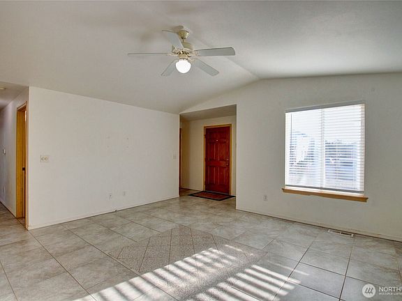 3rd image of 3005 Arbor