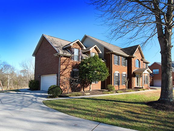 3rd image of 3418 Bridlebrooke Dr