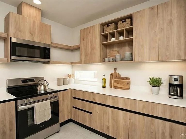 8101 N 23rd St #29 — Photo 4
